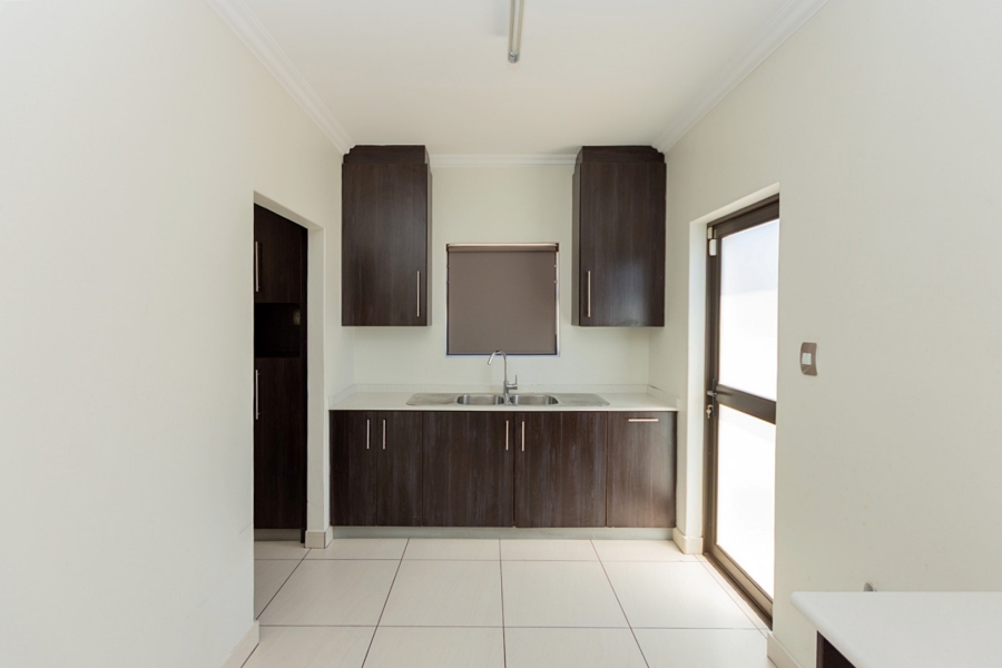 5 Bedroom Property for Sale in Country Club Western Cape